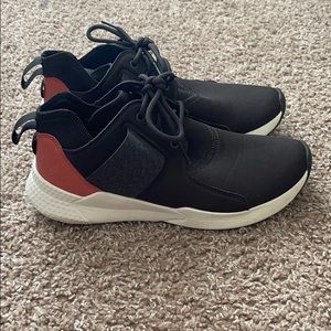 Barely worn REEBOK sneakers